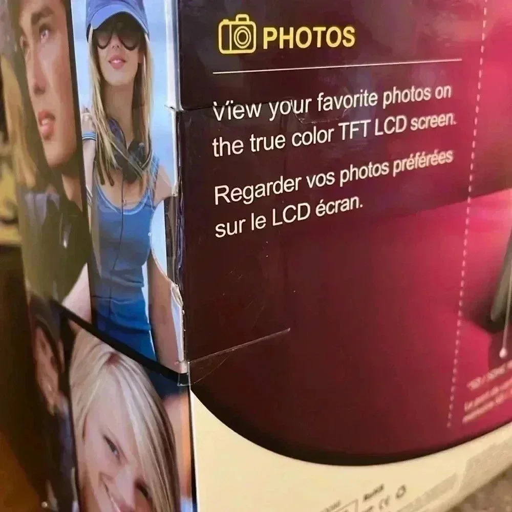 Aluratek 8” Digital Photo Frame - Picture 4 of 7